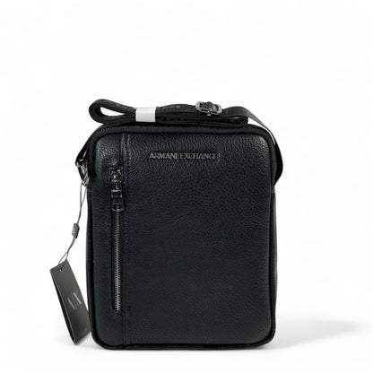 🖤 Armani Exchange Black Crossbody Bag – Effortless Luxury for Everyday Use