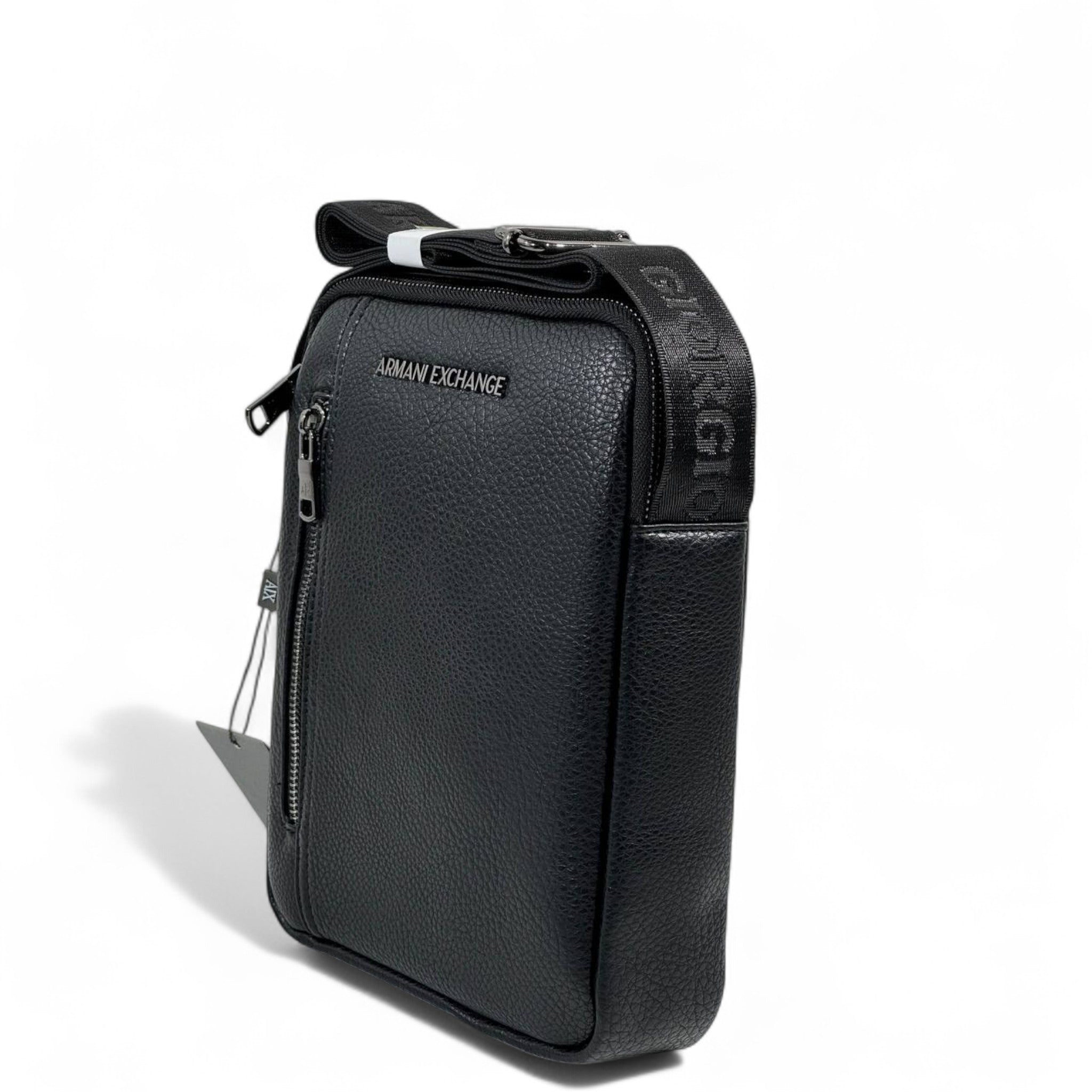 🖤 Armani Exchange Black Crossbody Bag – Effortless Luxury for Everyday Use