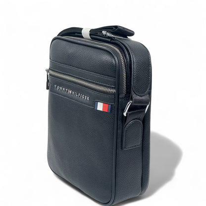 🖤 Tommy Hilfiger Black Crossbody Bag – Iconic Design, Everyday Confidence