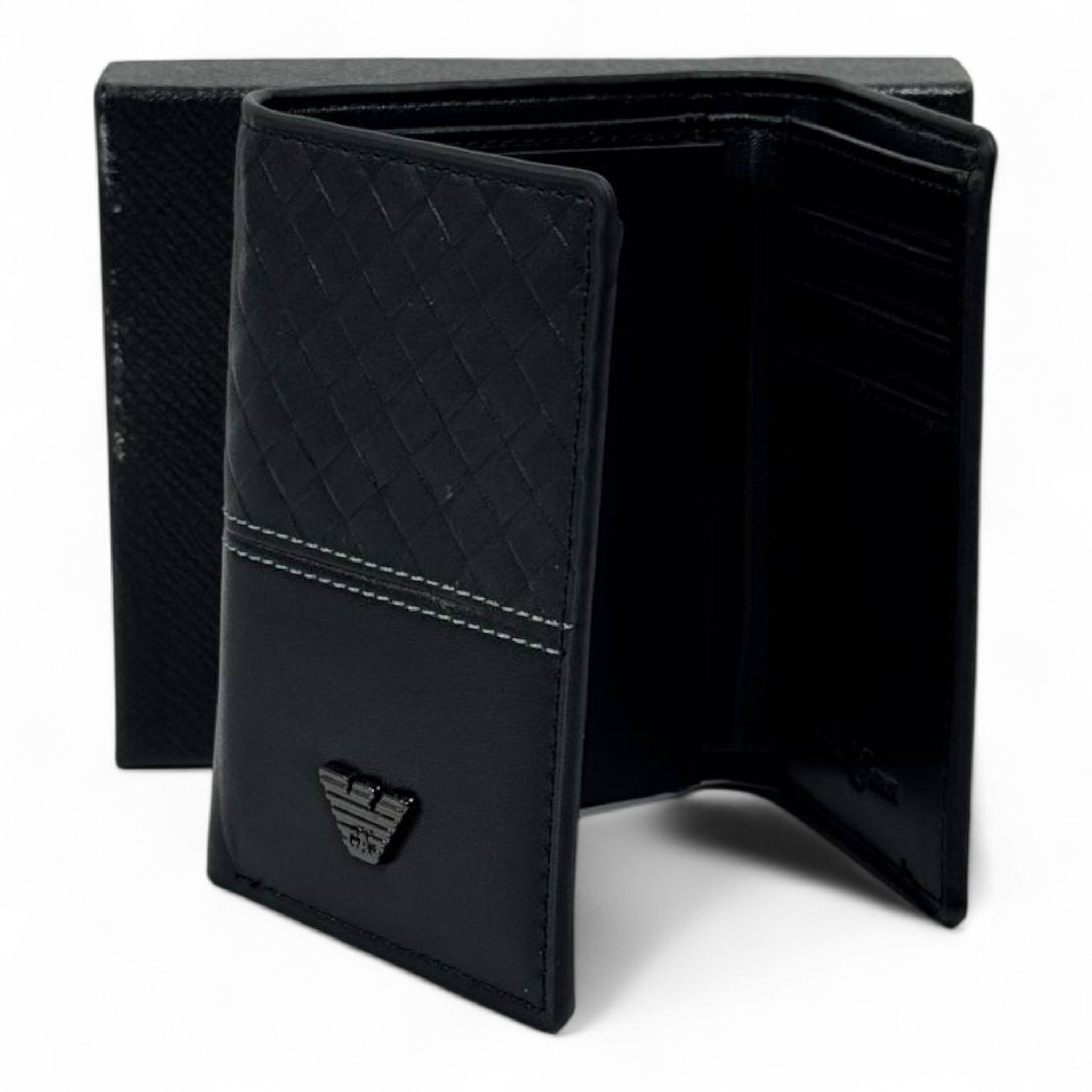 🖤 Giorgio Armani Woven Leather Wallet – Italian Texture, Timeless Taste