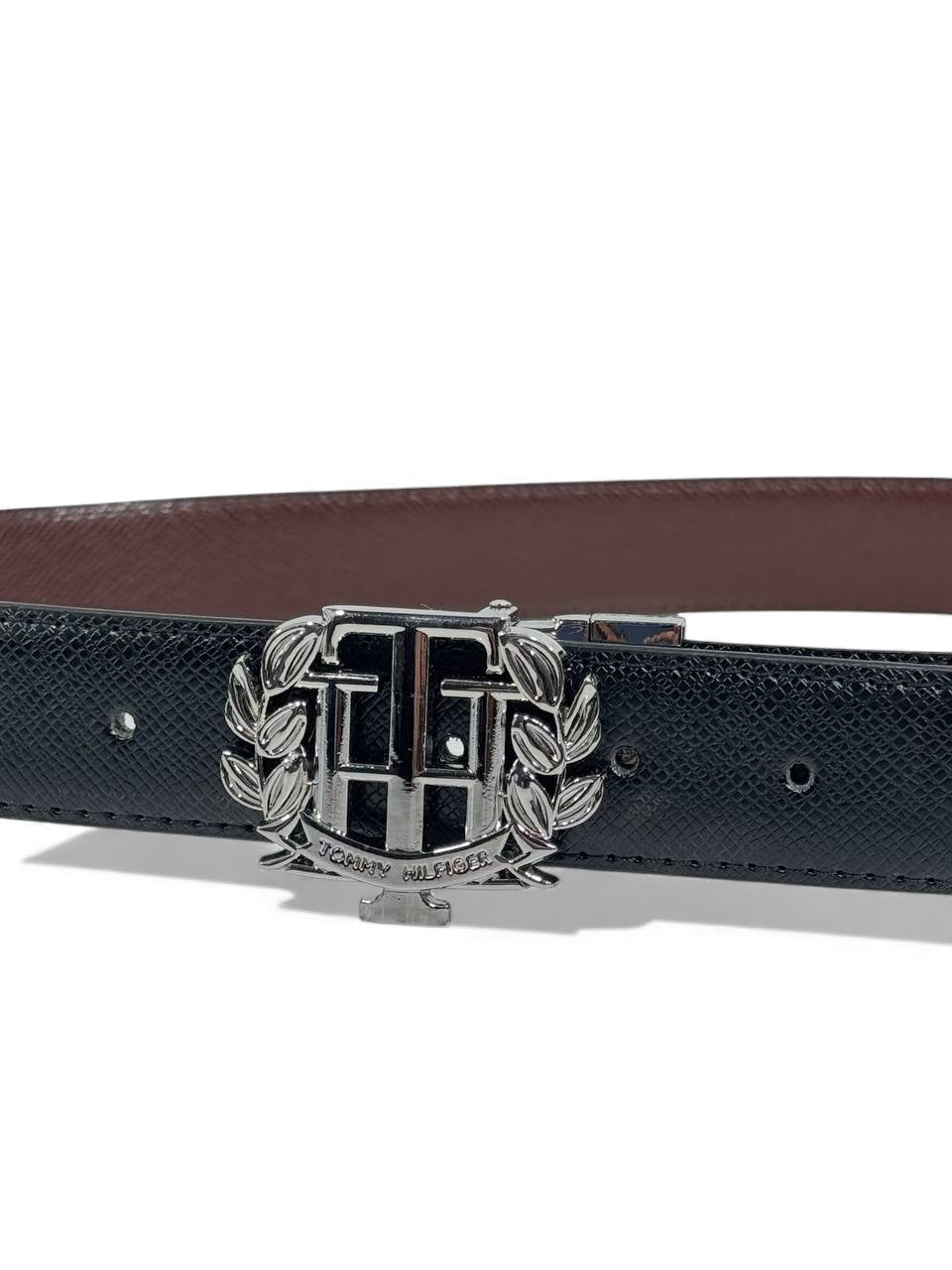⚫ Tommy Hilfiger Crest Leather Belt – Black & Brown (110 cm) ⚫