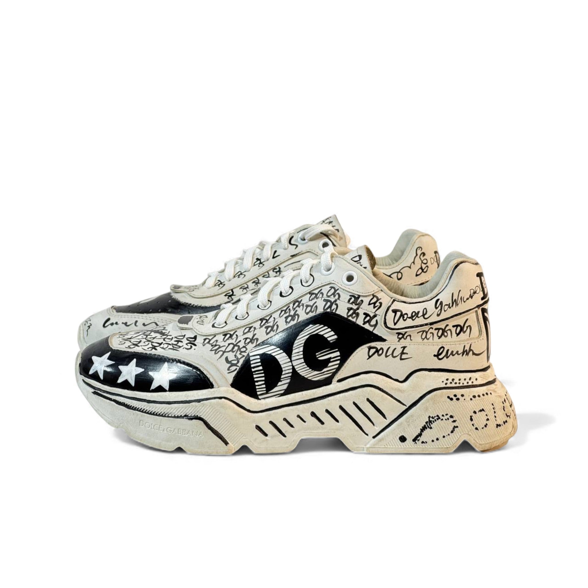 ⚡ Dolce & Gabbana Graffiti Sneakers – Urban Luxury Redefined 👟