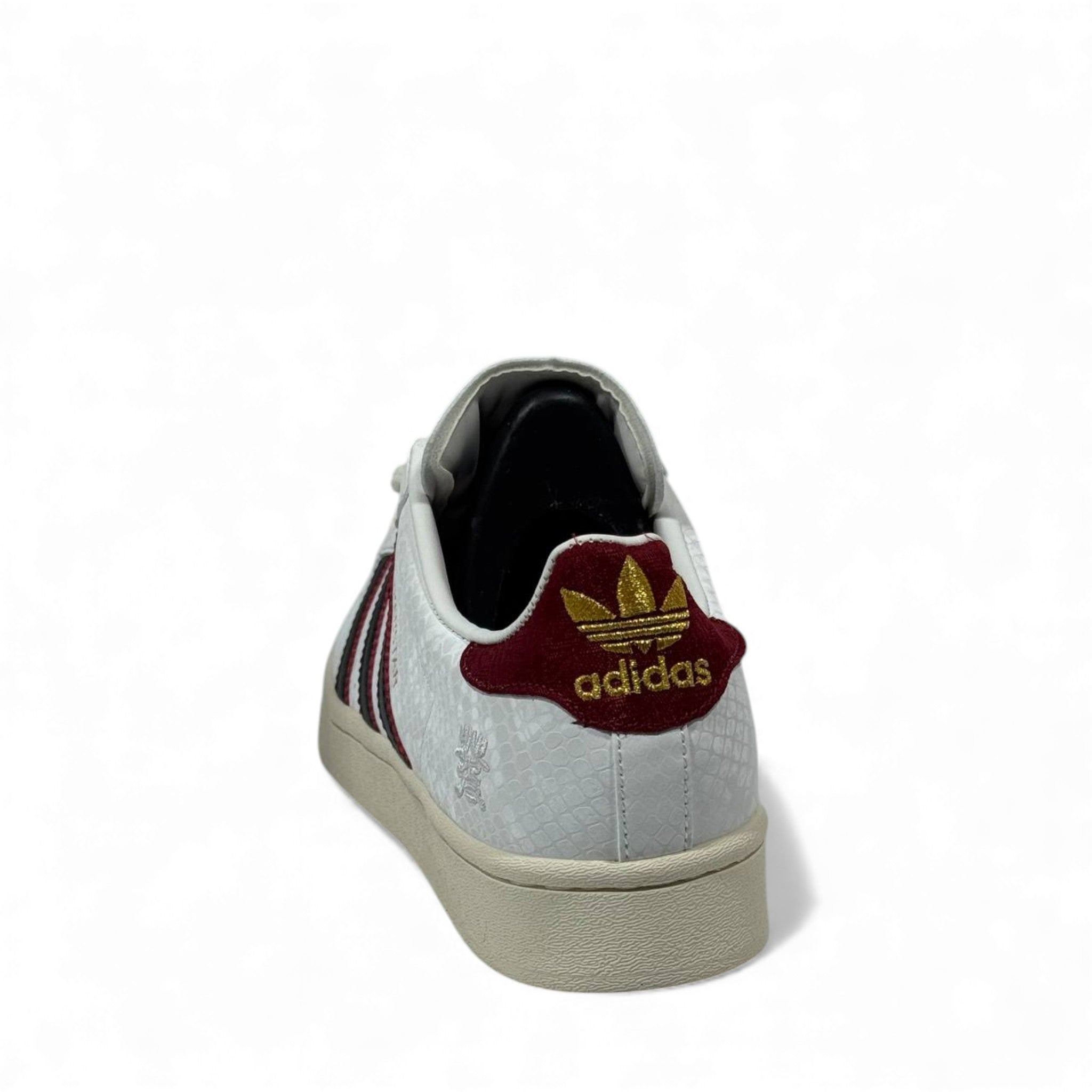 🔥 Adidas Superstar Shell-Toe Vintage Sneakers – Classic Never Dies 👟