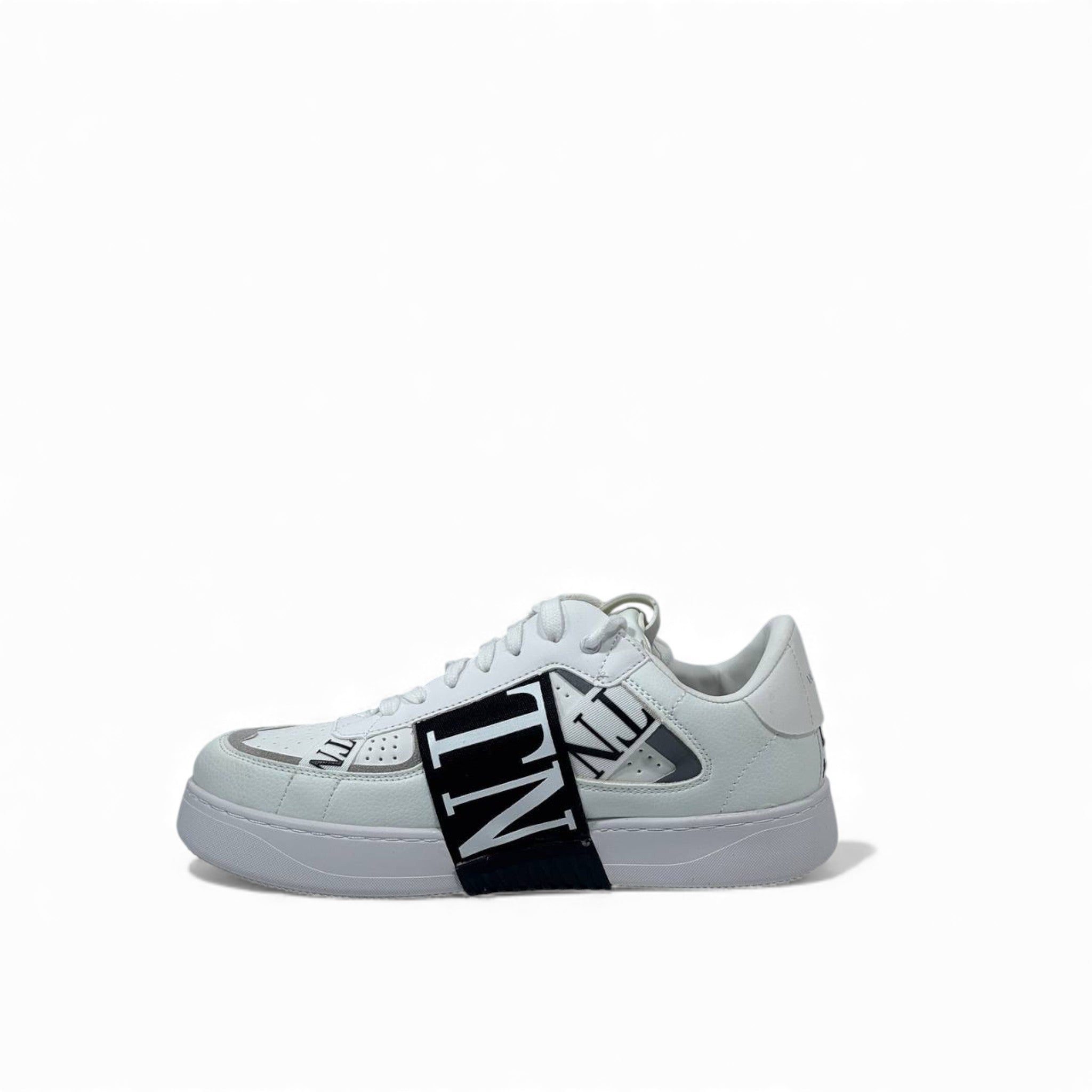 🤍 Valentino Garavani VL7N White & Black Sneakers – Modern Luxury Redefined 👟