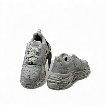 Balenciaga Triple S – White Monolith Edition 👟