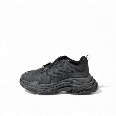 Balenciaga Triple S – All Black Stealth Edition 🖤