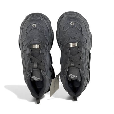 Balenciaga Triple S – All Black Stealth Edition 🖤