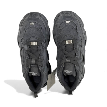 Balenciaga Triple S – All Black Stealth Edition 🖤