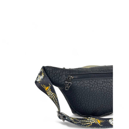 💀 Black Skull Studded Crossbody Belt Bag – Rock Rebel Edition 💀
