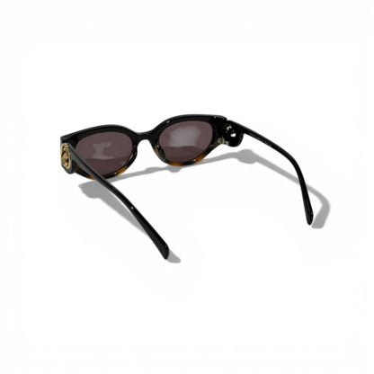Gucci Oval Acetate Sunglasses – Black & Tortoiseshell Edition 🖤✨