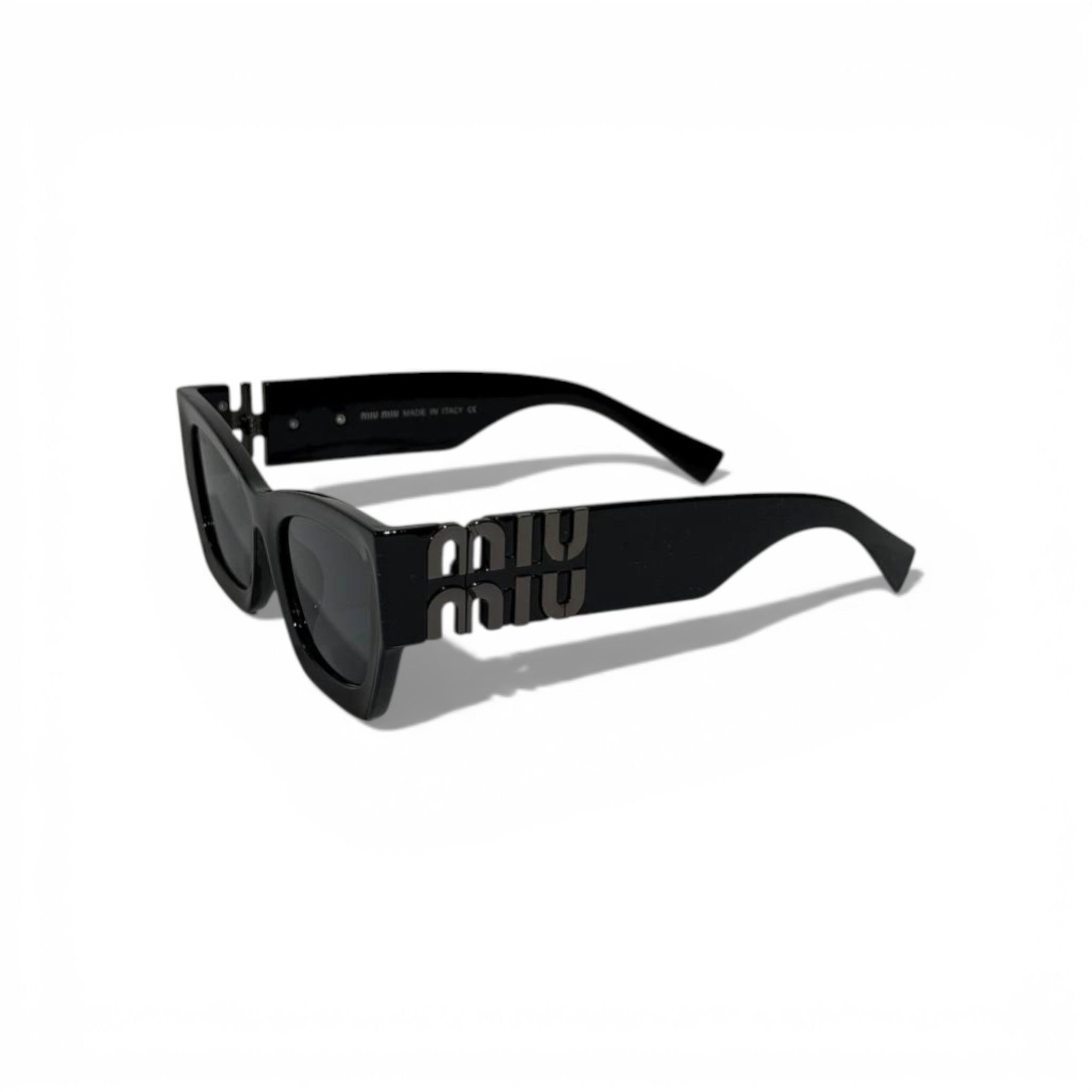 Miu Miu Oversized Rectangular Sunglasses – Black Edition 🖤✨