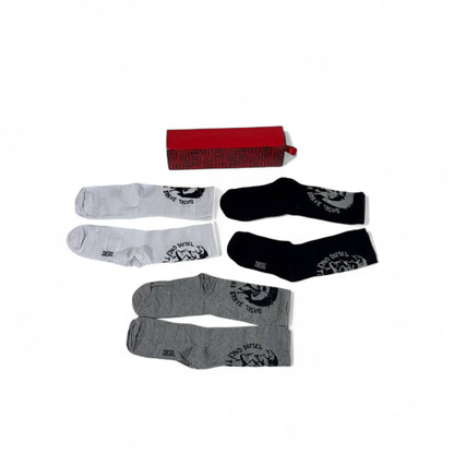 🔥 Diesel Crew Socks Set – 6 Pairs (White, Black, Grey) with Gift Box