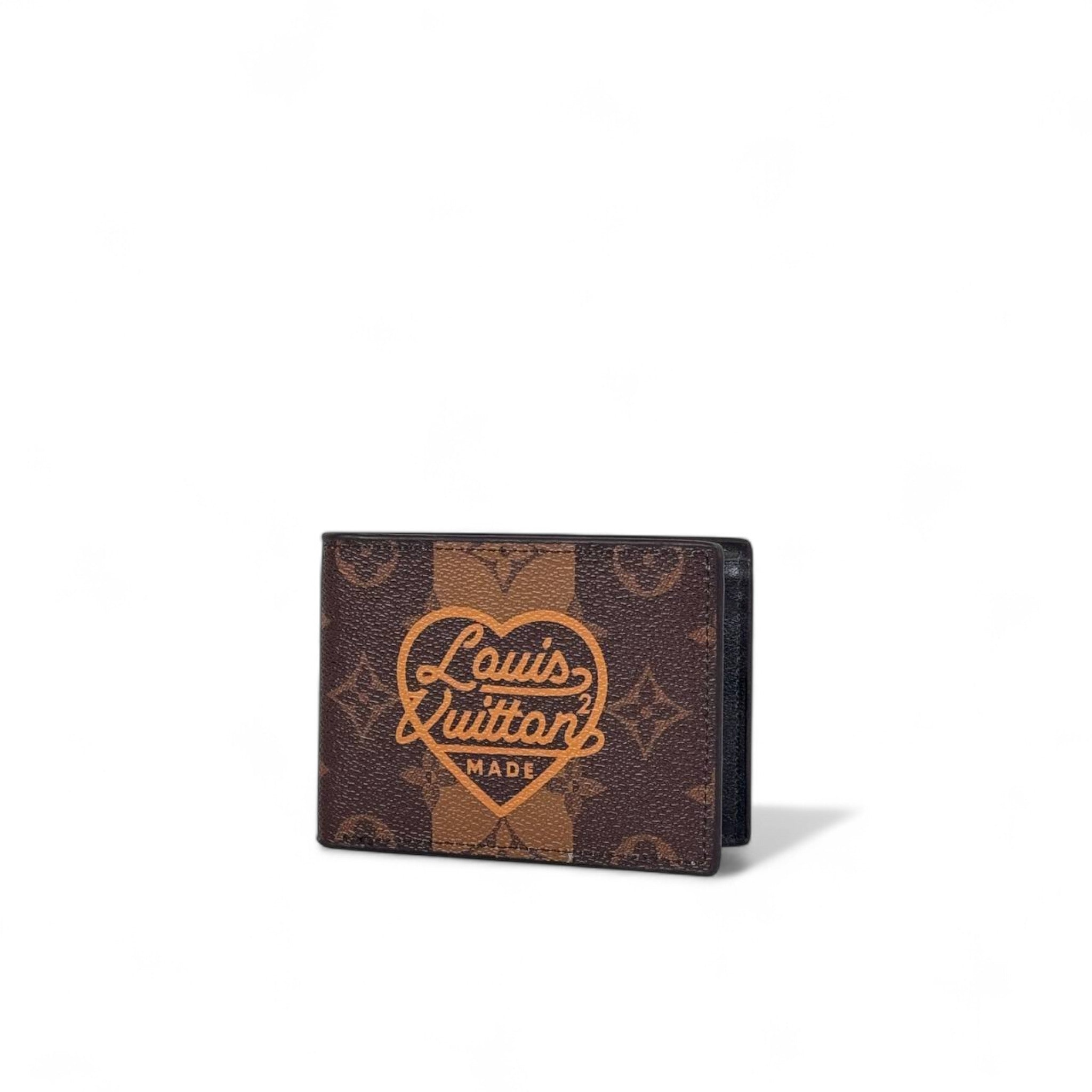 💖 Louis Vuitton Monogram Heart Logo Bifold Wallet – Limited Edition Luxury