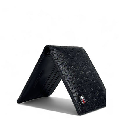 🖤 Tommy Hilfiger Black Embossed Logo Leather Bifold Wallet – Flag Logo