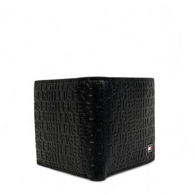 🖤 Tommy Hilfiger Black Embossed Logo Leather Bifold Wallet – Flag Logo
