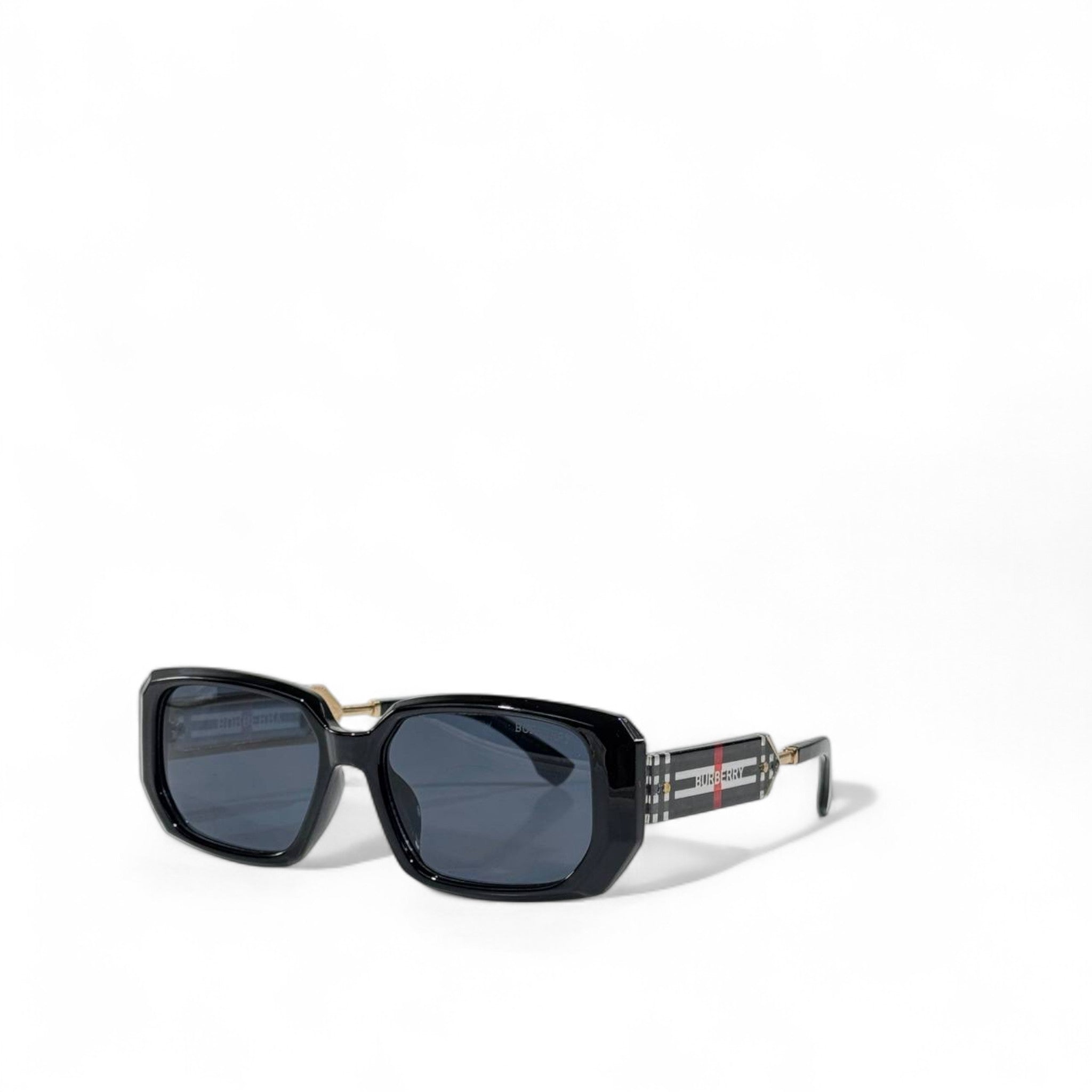 🕶 Burberry Rectangular Sunglasses – Iconic Check Detail