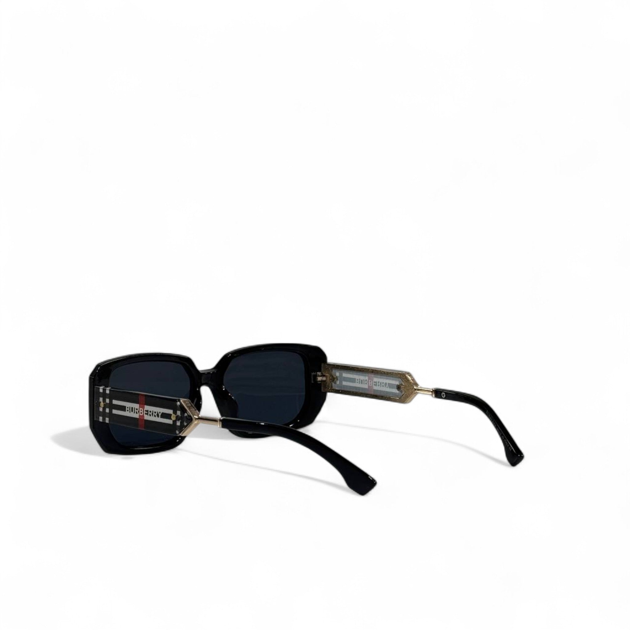 🕶 Burberry Rectangular Sunglasses – Iconic Check Detail