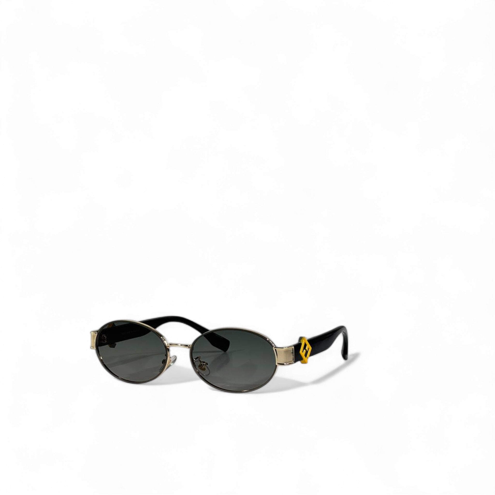 🕶 Fendi Oval Sunglasses – Retro Luxury with Gold FF Logo