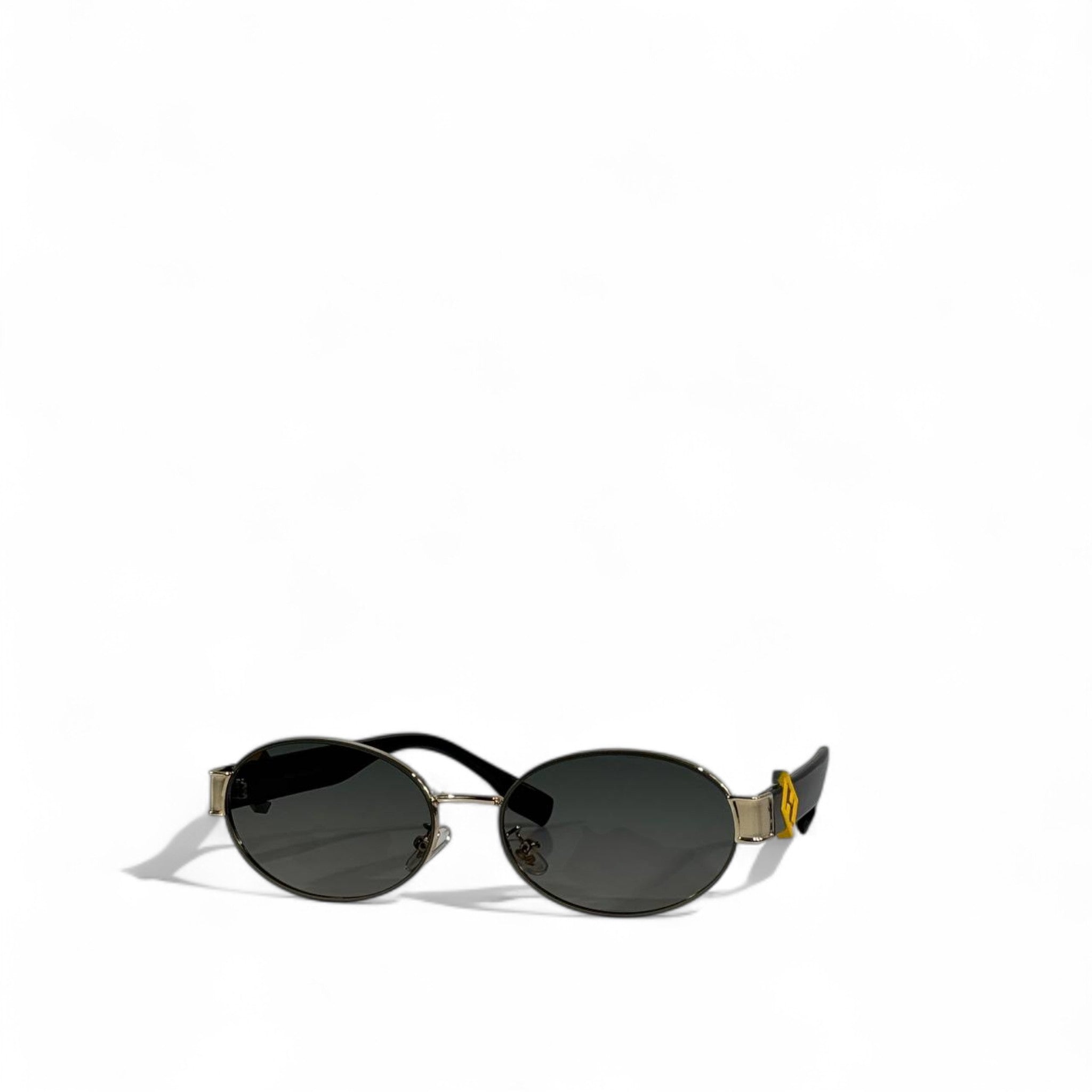 🕶 Fendi Oval Sunglasses – Retro Luxury with Gold FF Logo