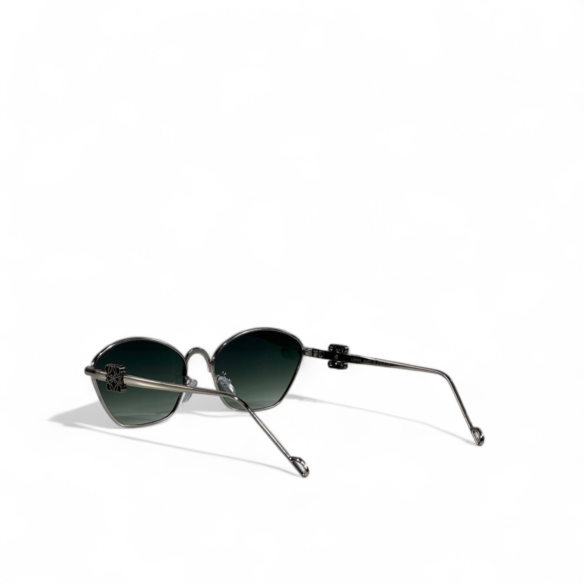 🕶 LOEWE Gradient Cat-Eye Sunglasses – Spanish Luxury Elegance