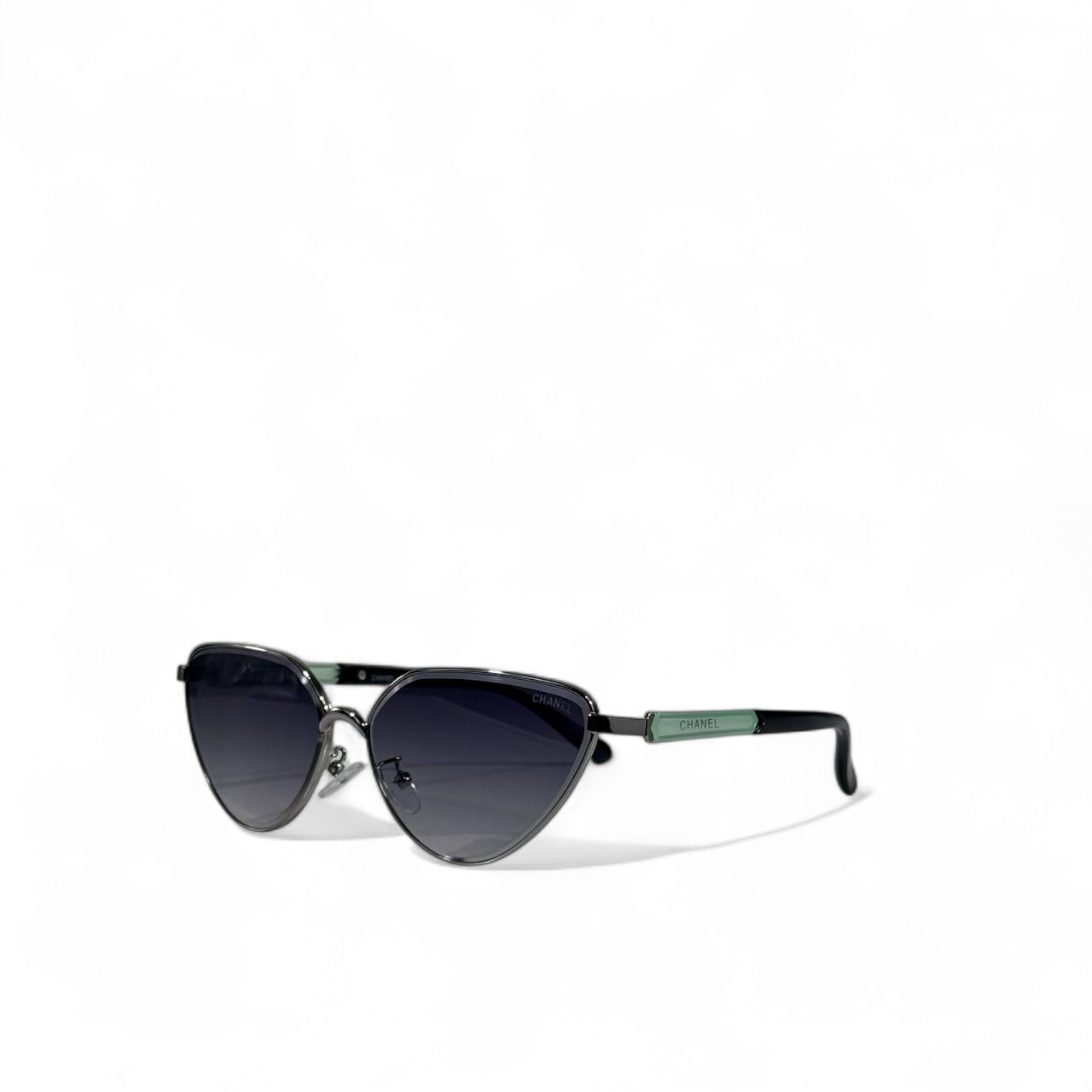 ✨ Chanel Cat-Eye Gradient Sunglasses – Black & Green