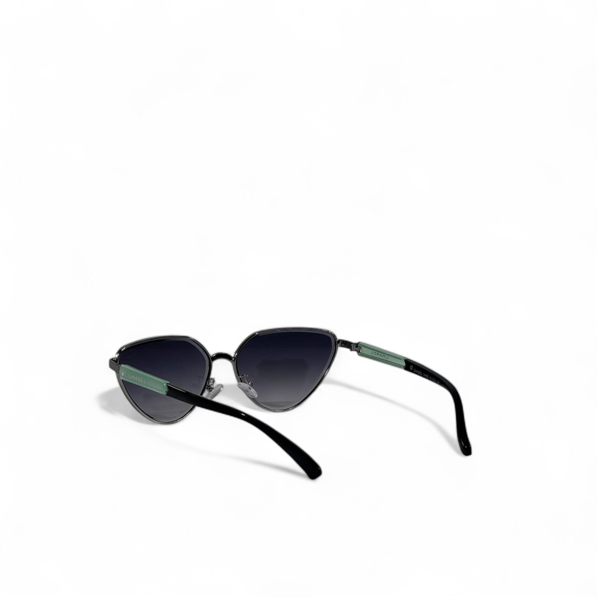 ✨ Chanel Cat-Eye Gradient Sunglasses – Black & Green