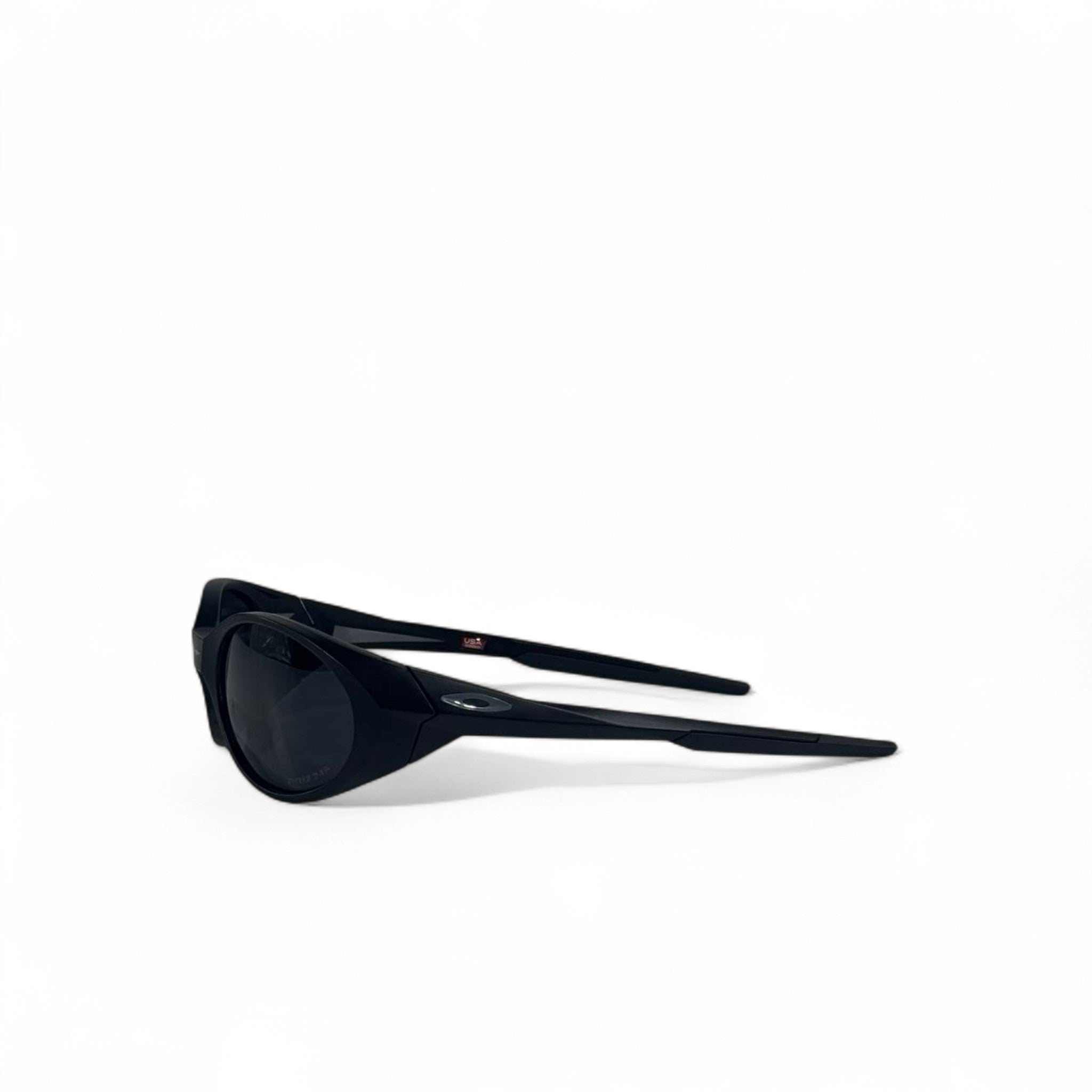 🏁 Oakley Oval Sunglasses – Futuristic Sport Style