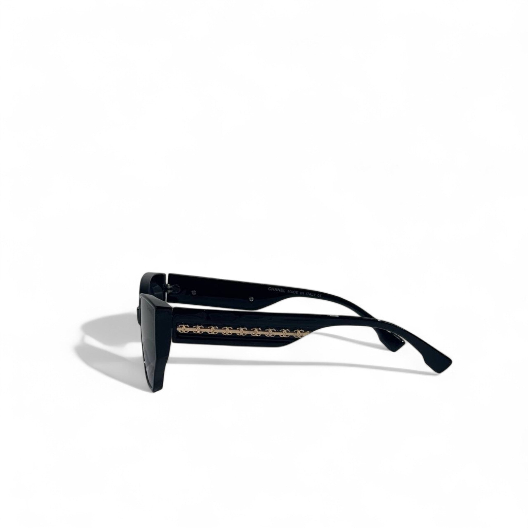 ✨ Chanel Cat-Eye Sunglasses – Iconic Parisian Elegance