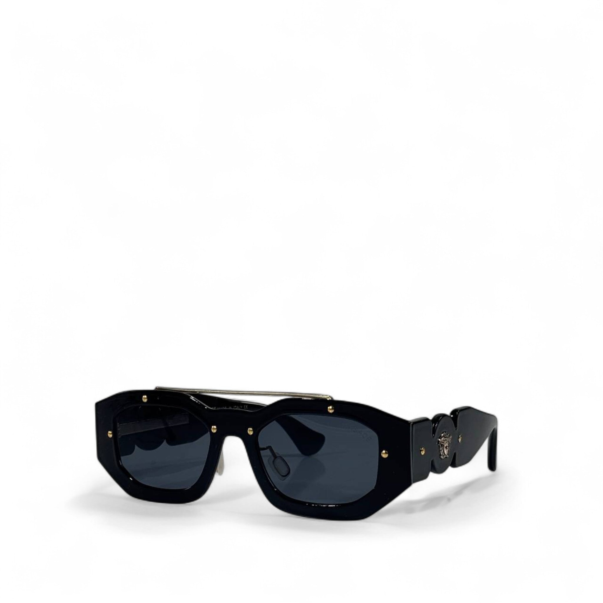 🕶 Versace Medusa Sunglasses – Bold Italian Luxury