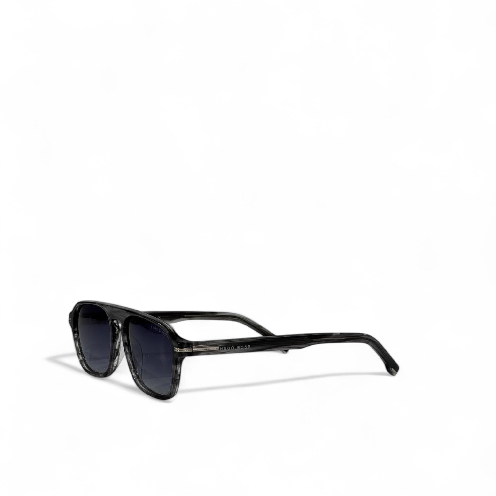 🕶 Hugo Boss Gradient Sunglasses – Modern Sophistication