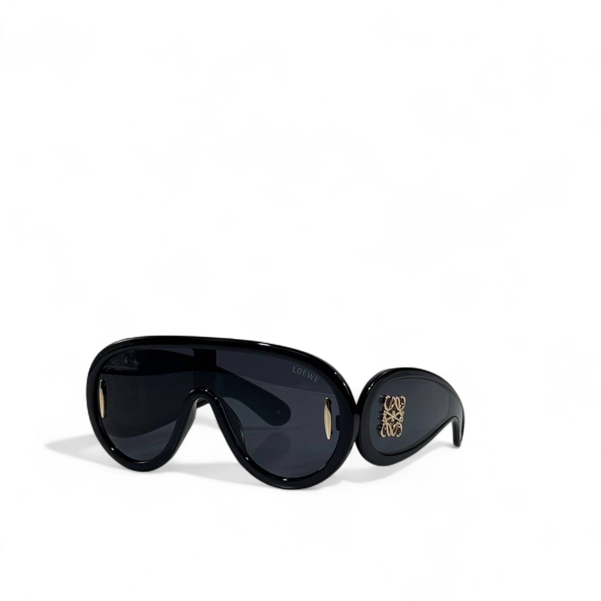✨ Loewe Shield Sunglasses – Futuristic Luxury Statement