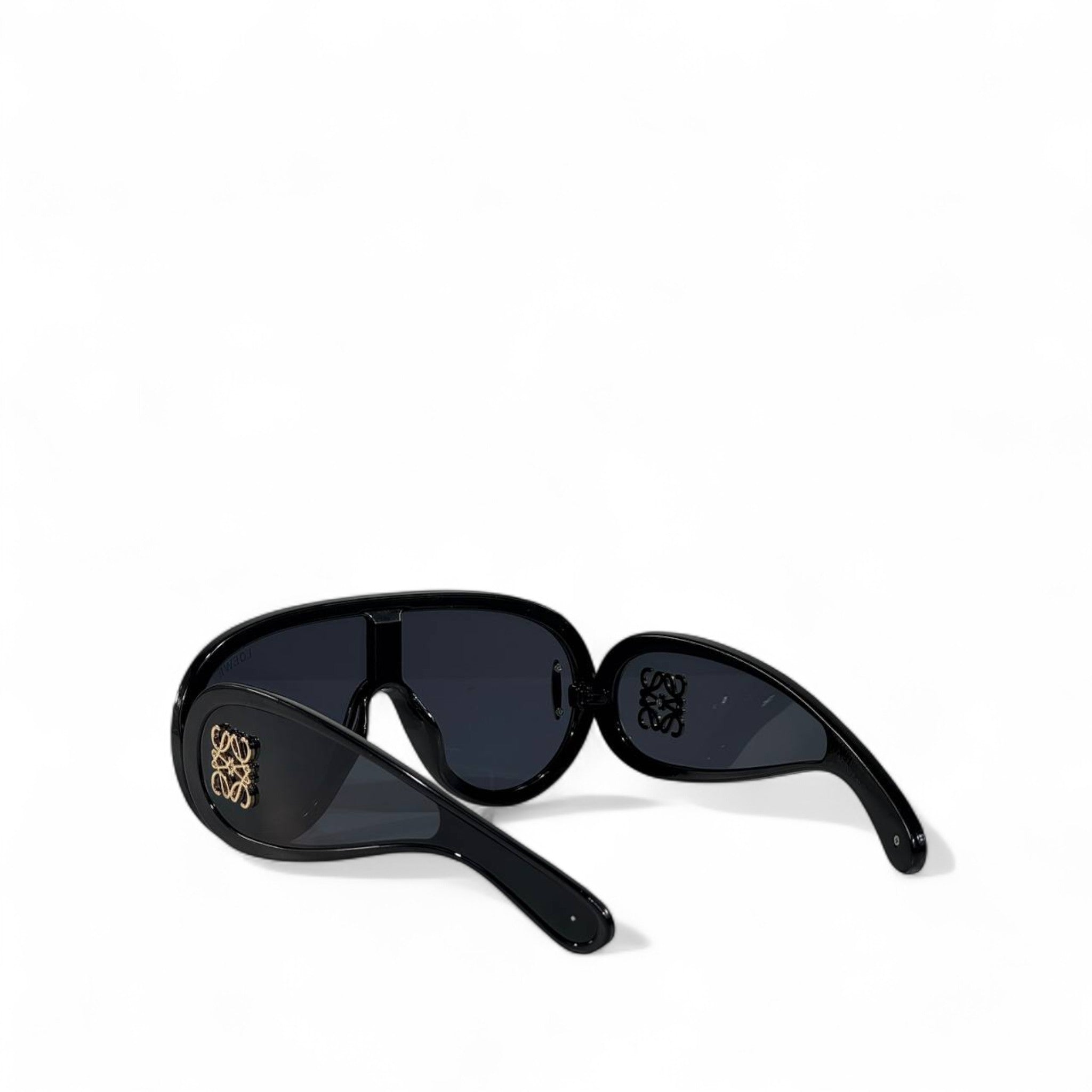 ✨ Loewe Shield Sunglasses – Futuristic Luxury Statement