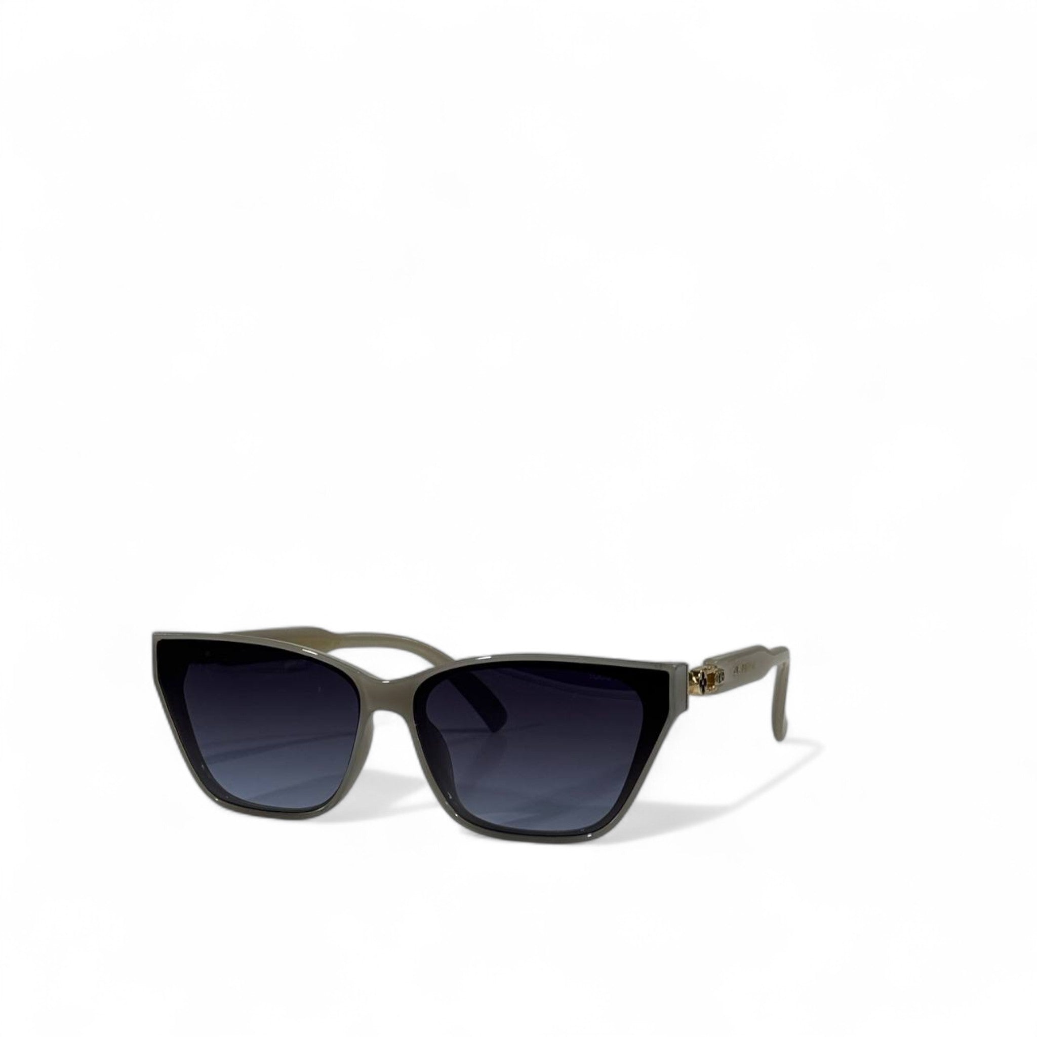 ✨ Louis Vuitton Designer Sunglasses – Iconic Luxury Statement