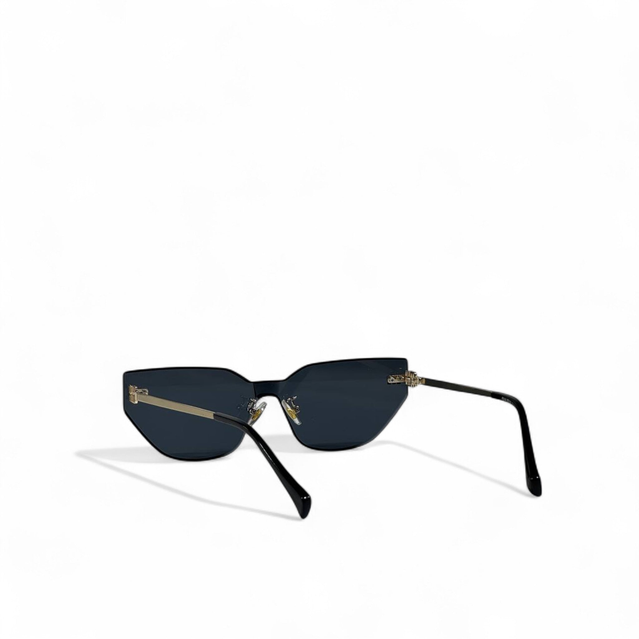 🔥 Miu Miu Rimless Butterfly Sunglasses – Black/Gold 🖤✨