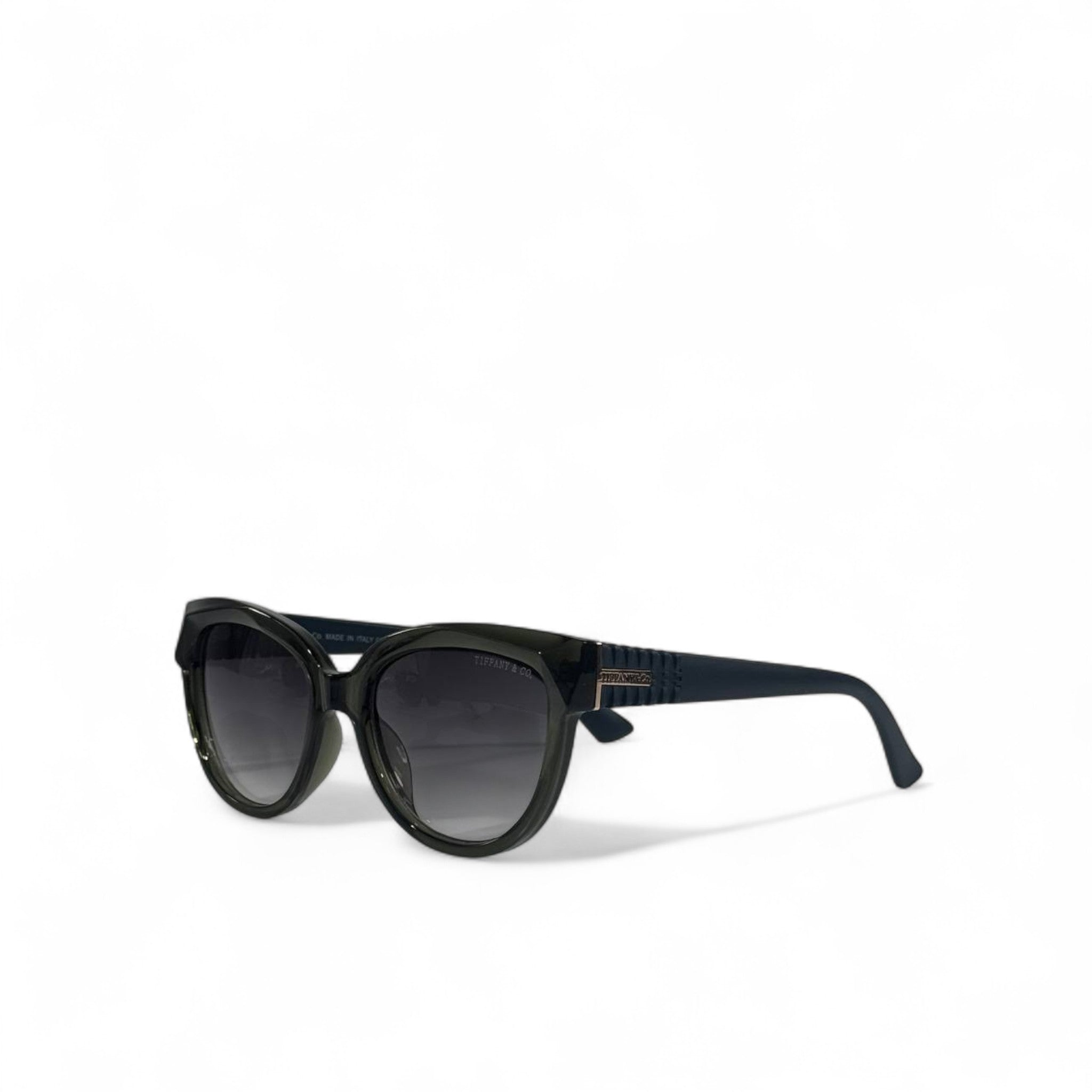 💎 Tiffany & Co. Cat-Eye Black Sunglasses – Timeless Elegance 🖤