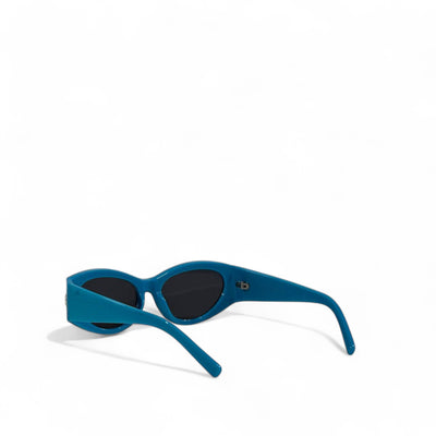 Gucci Retro Oval Sunglasses – Bold Blue Luxury Statement Eyewear