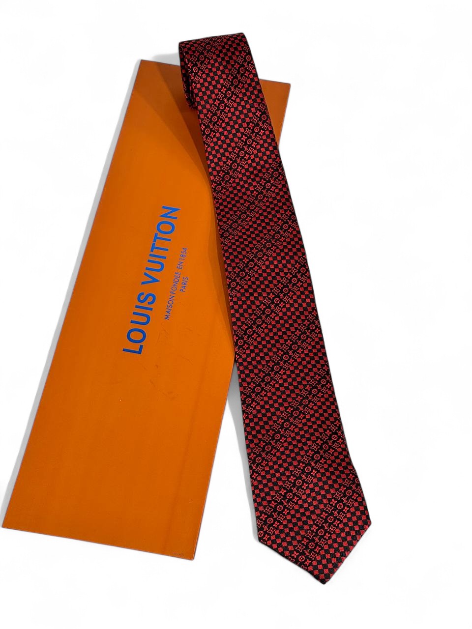 🔥 Louis Vuitton Luxury Silk Tie – Red & Black Checker Monogram 👔💼 | Designer Men’s Necktie