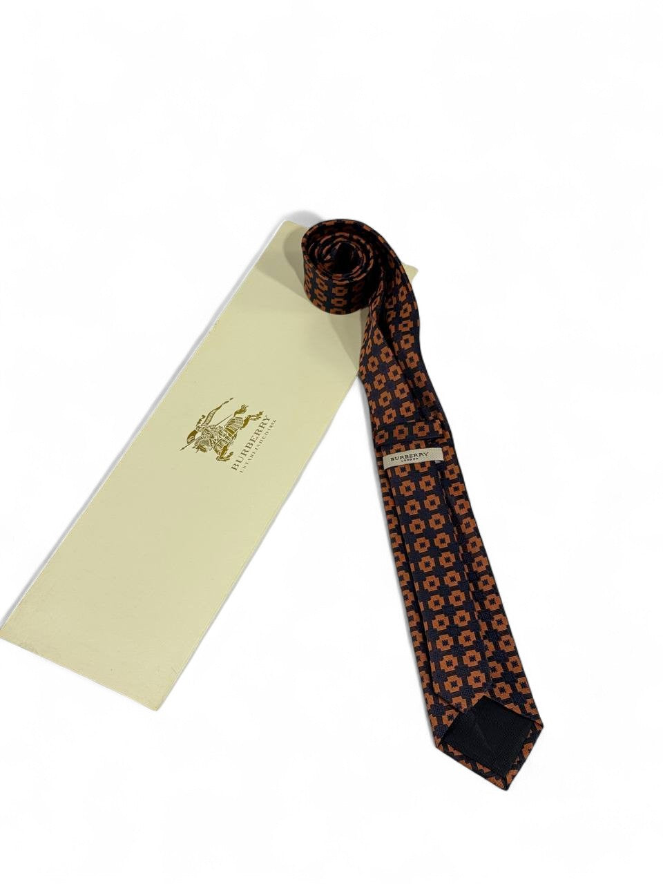 🟠 Burberry Luxury Silk Tie – Orange & Navy Geometric Pattern 👔✨ | Designer Men’s Necktie