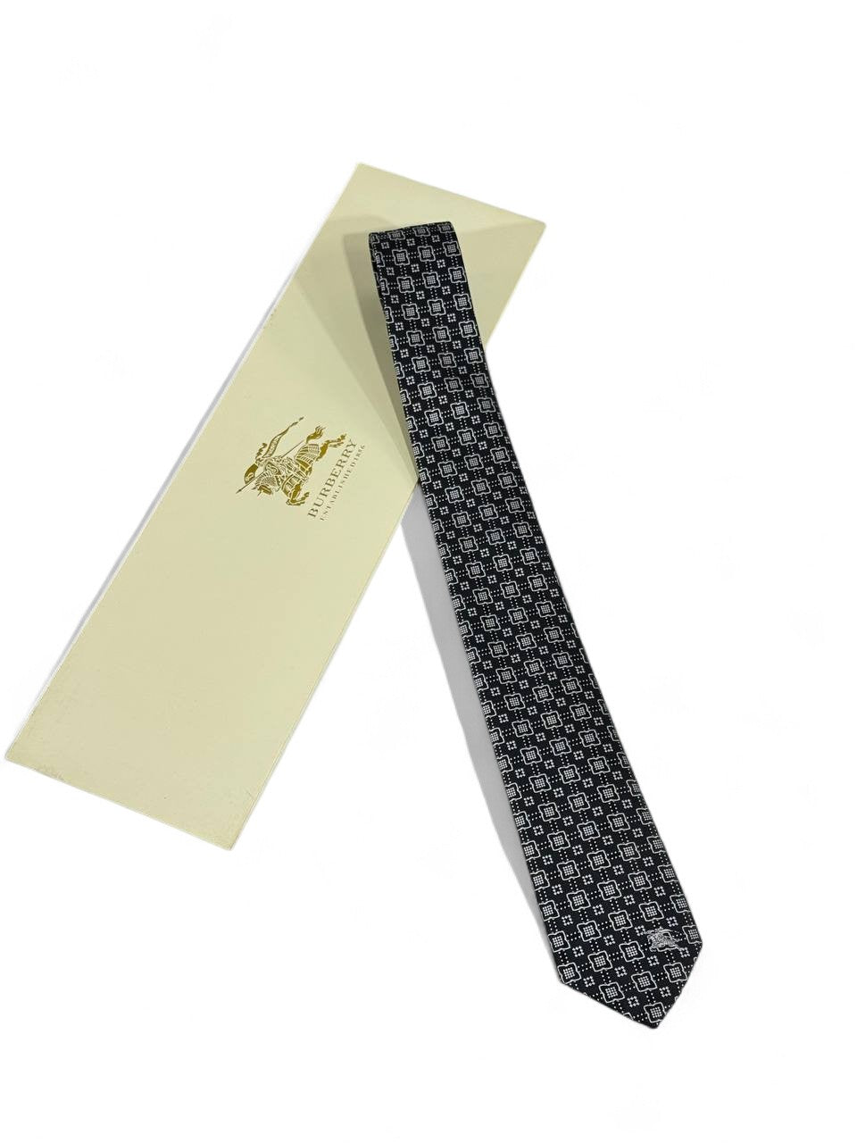 ⚫ Burberry Luxury Silk Tie – Black & White Geometric Pattern 👔💼 | Designer Men’s Necktie