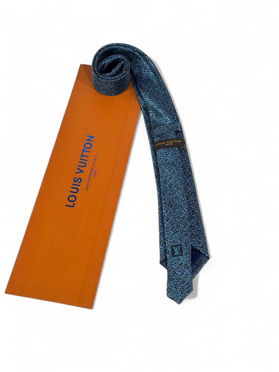 🔹 Louis Vuitton Luxury Silk Tie – Blue Monogram Pattern 👔✨ | Designer Men’s Necktie