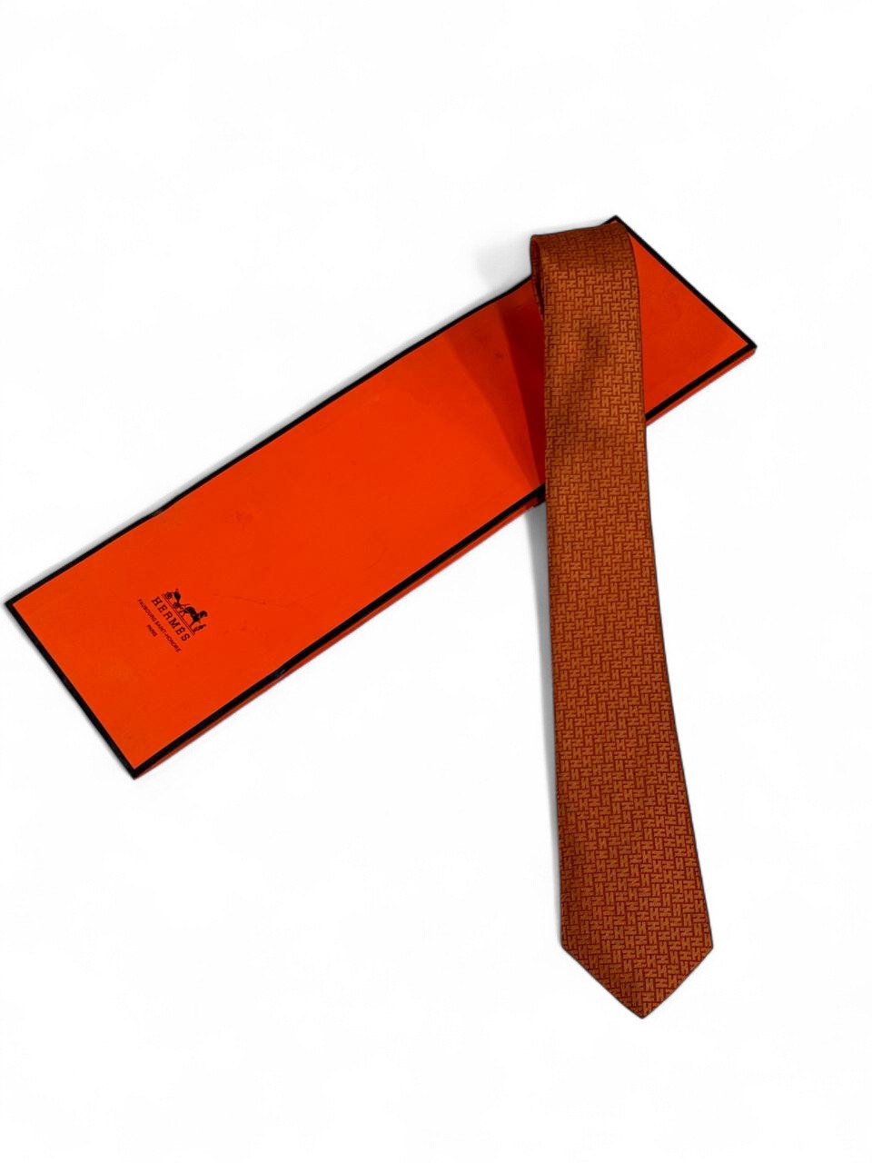 🧡 Hermès Luxury Silk Tie – Classic Orange Geometric Pattern 👔✨ | Designer Men’s Necktie
