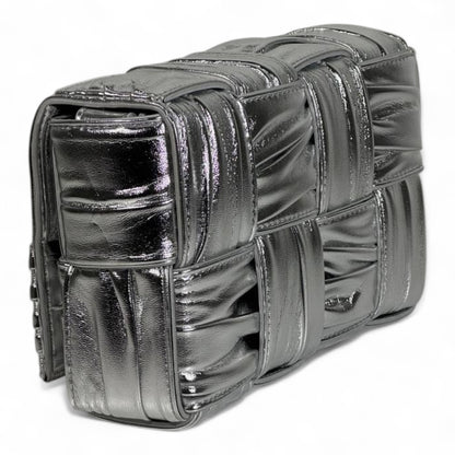 Bottega Veneta-Inspired Metallic Woven Shoulder Bag – Black Chrome ✨🖤