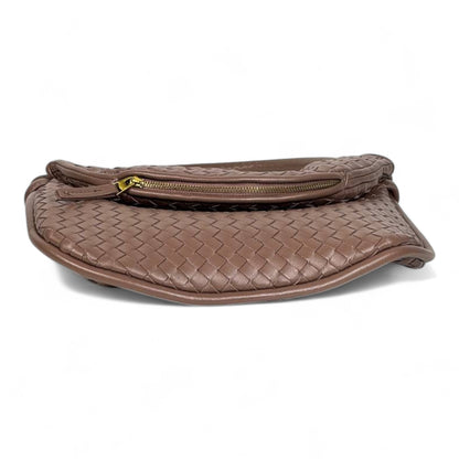 Bottega Veneta Woven Shoulder Bag – Classic Intrecciato Leather (Brown) ✨👜