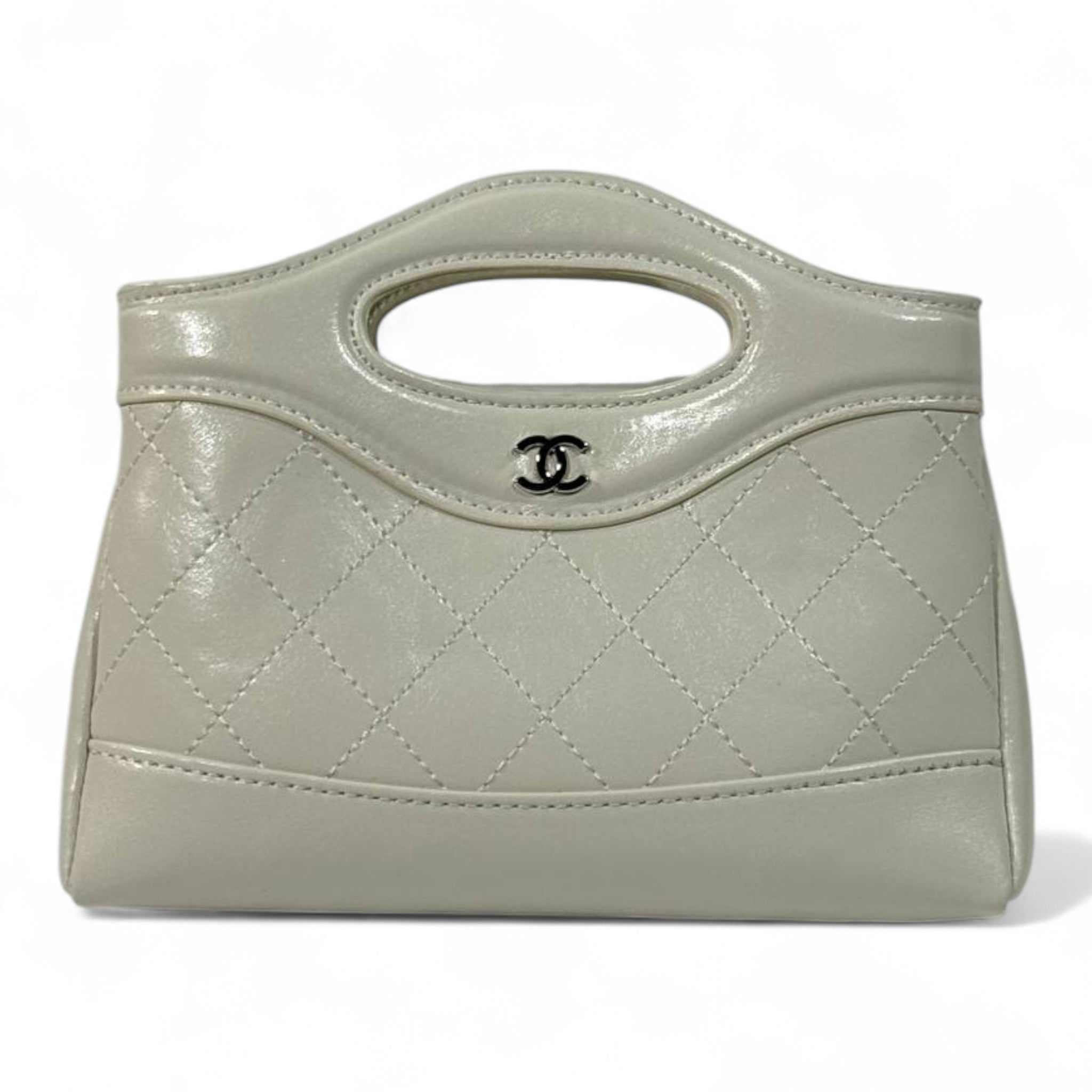 Chanel White Quilted Handle Bag – Classic Elegance Luxury Edition 🤍✨