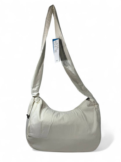 🔥 Adidas Originals Cloud-White Shoulder Bag – “Minimal Style, Maximum Comfort” 🤍✨