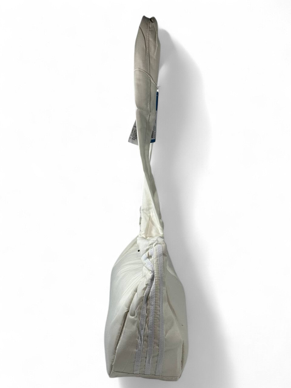 🔥 Adidas Originals Cloud-White Shoulder Bag – “Minimal Style, Maximum Comfort” 🤍✨