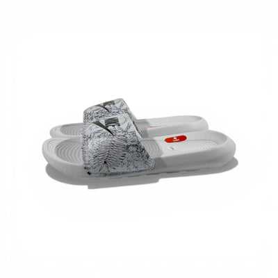 🤍 Nike Tech Slides – White Performance Edition ⚡🔥