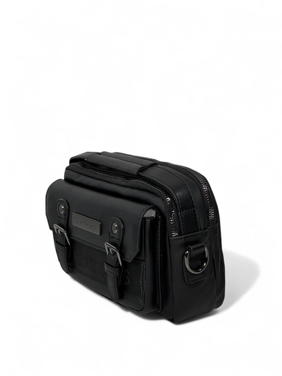 🖤 Calvin Klein Jeans Black Urban Crossbody Pouch – Premium Modern Design