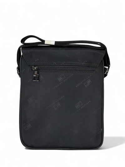🖤 Tommy Hilfiger Black Logo Crossbody Bag – Premium Flap Design