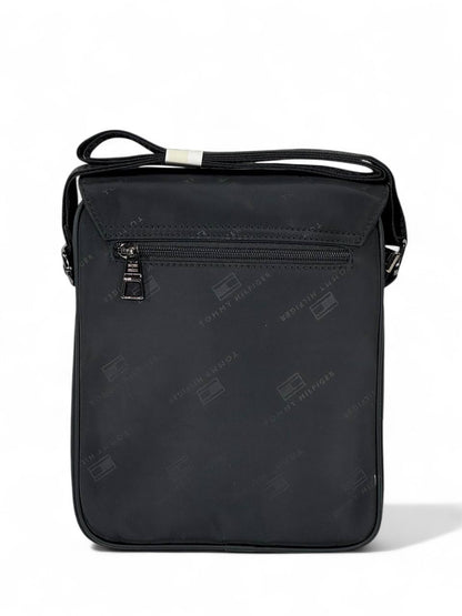 🖤 Tommy Hilfiger Black Logo Crossbody Bag – Premium Flap Design
